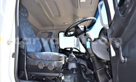 Acheter Occasion Utilitaire Hino Ranger Blanc à Livingstone, Zambie Acheter Occasion Utilitaire Hino Ranger Blanc à Livingstone, Zambie