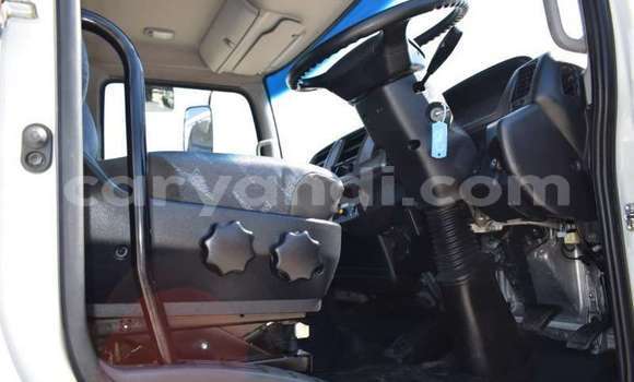 Acheter Occasion Utilitaire Hino Ranger Blanc à Livingstone, Zambie Acheter Occasion Utilitaire Hino Ranger Blanc à Livingstone, Zambie
