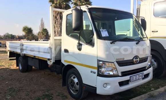 Tenga Tsaru Hino 300 Series Chena Rori in Chingola in Zambia Tenga Tsaru Hino 300 Series Chena Rori in Chingola in Zambia