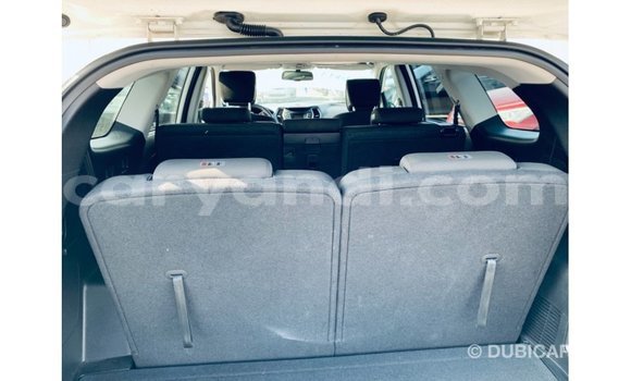 Acheter Import Voiture Hyundai Santa Fe Blanc à Import - Dubai, Zambie Acheter Import Voiture Hyundai Santa Fe Blanc à Import - Dubai, Zambie