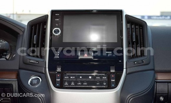 Tenga Imported Toyota Land Cruiser Zvimwe Mota in Import - Dubai in Zambia Tenga Imported Toyota Land Cruiser Zvimwe Mota in Import - Dubai in Zambia