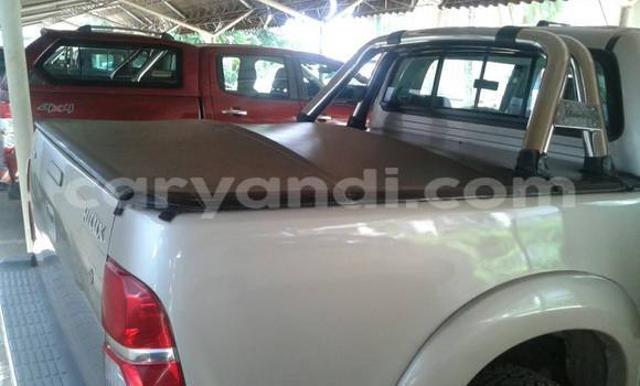 Acheter Occasion Voiture Toyota Hilux Gris à Chipata, Zambie Acheter Occasion Voiture Toyota Hilux Gris à Chipata, Zambie