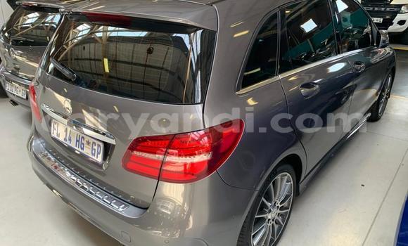Acheter Occasion Voiture Mercedes‒Benz B-klasse Autre à Mazabuka, Du sud Acheter Occasion Voiture Mercedes‒Benz B-klasse Autre à Mazabuka, Du sud