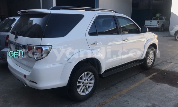 Acheter Occasion Voiture Toyota Fortuner Blanc à Lusaka, Zambie Acheter Occasion Voiture Toyota Fortuner Blanc à Lusaka, Zambie