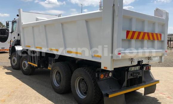 Tenga Tsaru Mercedes–Benz Tipper Chena Rori in Livingstone in Zambia Tenga Tsaru Mercedes–Benz Tipper Chena Rori in Livingstone in Zambia