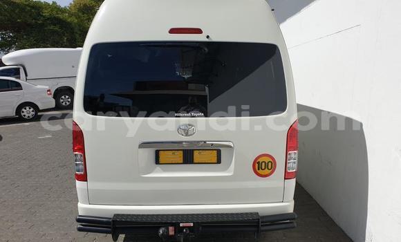 Tenga Tsaru Toyota Hiace Chena Mota in Mazabuka in Southern Tenga Tsaru Toyota Hiace Chena Mota in Mazabuka in Southern