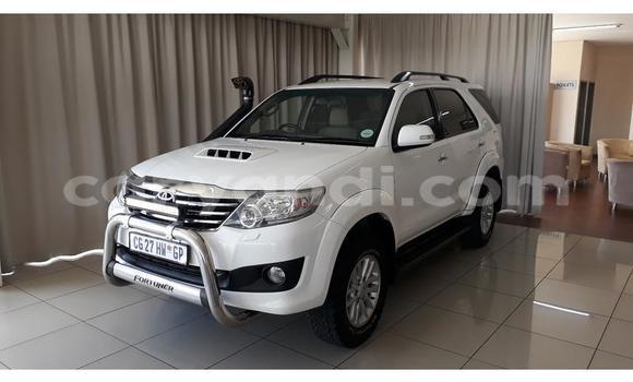 Buy Used Toyota Fortuner White Car in Mazabuka in Southern Buy Used Toyota Fortuner White Car in Mazabuka in Southern