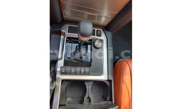 Nunua Imported Toyota Land Cruiser Nyeupe Gari ndani ya Import - Dubai nchini Zambia Nunua Imported Toyota Land Cruiser Nyeupe Gari ndani ya Import - Dubai nchini Zambia