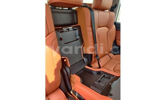 Nunua Imported Toyota Land Cruiser Nyeupe Gari ndani ya Import - Dubai nchini Zambia Nunua Imported Toyota Land Cruiser Nyeupe Gari ndani ya Import - Dubai nchini Zambia