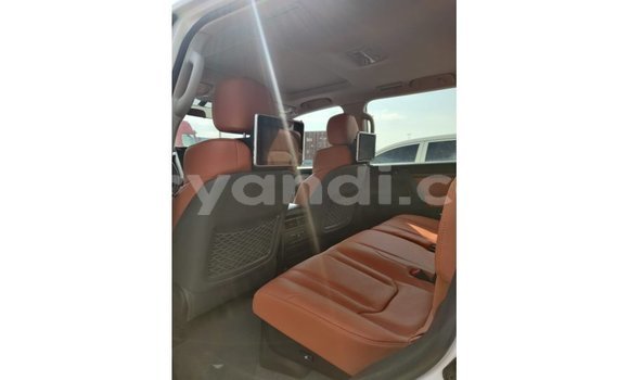 Nunua Imported Toyota Land Cruiser Nyeupe Gari ndani ya Import - Dubai nchini Zambia Nunua Imported Toyota Land Cruiser Nyeupe Gari ndani ya Import - Dubai nchini Zambia