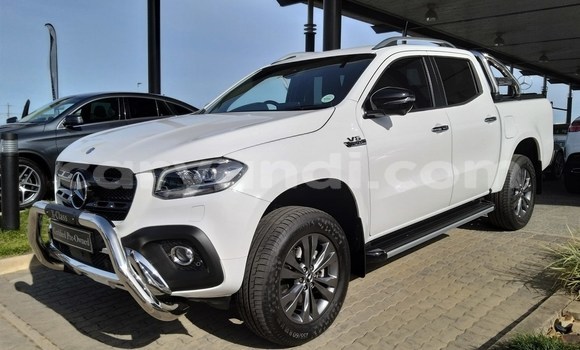 Nunua Ilio tumika Mercedes‒Benz S–Class Nyeupe Gari ndani ya Livingstone nchini Zambia Nunua Ilio tumika Mercedes‒Benz S–Class Nyeupe Gari ndani ya Livingstone nchini Zambia