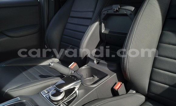 Nunua Ilio tumika Mercedes‒Benz S–Class Nyeupe Gari ndani ya Livingstone nchini Zambia Nunua Ilio tumika Mercedes‒Benz S–Class Nyeupe Gari ndani ya Livingstone nchini Zambia