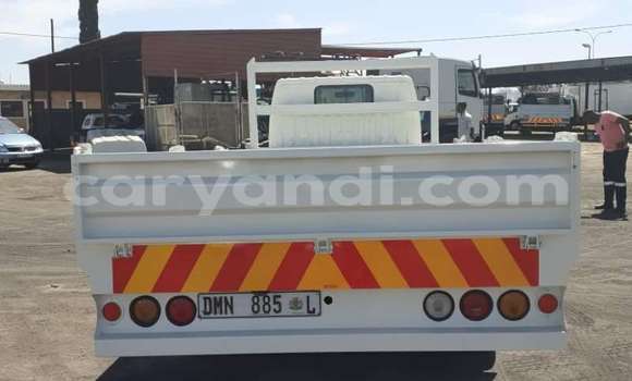 Nunua Ilio tumika Toyota Dyna Nyeupe Lori ndani ya Kalengwa nchini Kaskazini-Magharibi Nunua Ilio tumika Toyota Dyna Nyeupe Lori ndani ya Kalengwa nchini Kaskazini-Magharibi