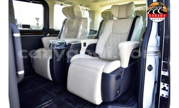 Buy Import Toyota Granvia White Car in Import - Dubai in Zambia Buy Import Toyota Granvia White Car in Import - Dubai in Zambia