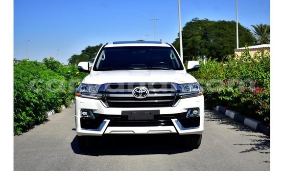 Buy Import Toyota Land Cruiser White Car in Import - Dubai in Zambia Buy Import Toyota Land Cruiser White Car in Import - Dubai in Zambia