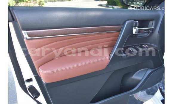 Buy Import Toyota Land Cruiser White Car in Import - Dubai in Zambia Buy Import Toyota Land Cruiser White Car in Import - Dubai in Zambia