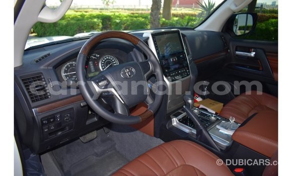 Buy Import Toyota Land Cruiser White Car in Import - Dubai in Zambia Buy Import Toyota Land Cruiser White Car in Import - Dubai in Zambia