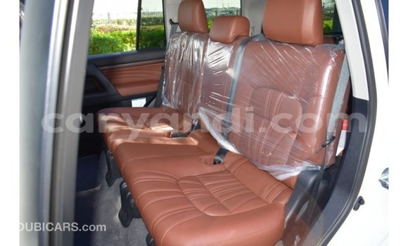 Buy Import Toyota Land Cruiser White Car in Import - Dubai in Zambia Buy Import Toyota Land Cruiser White Car in Import - Dubai in Zambia
