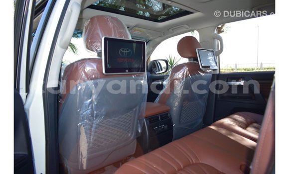 Buy Import Toyota Land Cruiser White Car in Import - Dubai in Zambia Buy Import Toyota Land Cruiser White Car in Import - Dubai in Zambia