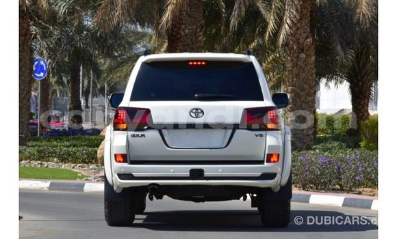 Buy Import Toyota Land Cruiser White Car in Import - Dubai in Zambia Buy Import Toyota Land Cruiser White Car in Import - Dubai in Zambia