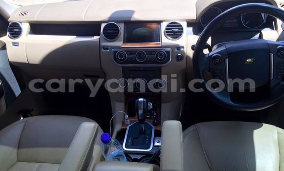 Buy Used Land Rover Discovery White Car in Chingola in Zambia