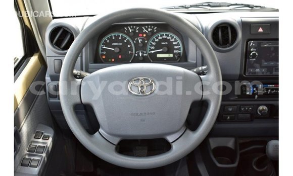 Buy Import Toyota Land Cruiser Beige Car in Import - Dubai in Zambia Buy Import Toyota Land Cruiser Beige Car in Import - Dubai in Zambia