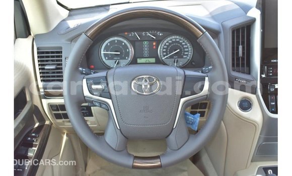 Buy Import Toyota Land Cruiser White Car in Import - Dubai in Zambia Buy Import Toyota Land Cruiser White Car in Import - Dubai in Zambia