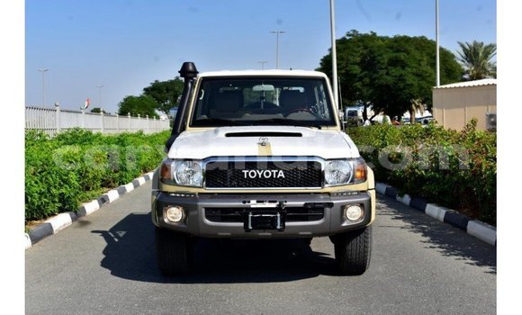 Buy Import Toyota Land Cruiser Beige Car in Import - Dubai in Zambia Buy Import Toyota Land Cruiser Beige Car in Import - Dubai in Zambia