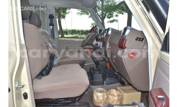 Buy Import Toyota Land Cruiser Beige Car in Import - Dubai in Zambia Buy Import Toyota Land Cruiser Beige Car in Import - Dubai in Zambia