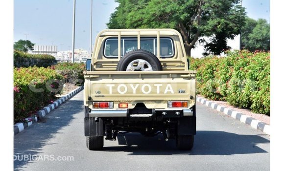 Buy Import Toyota Land Cruiser Beige Car in Import - Dubai in Zambia Buy Import Toyota Land Cruiser Beige Car in Import - Dubai in Zambia