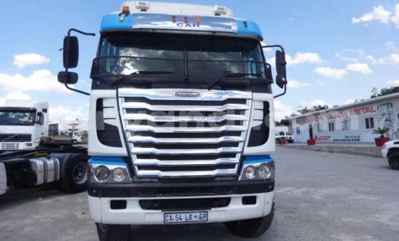 Acheter Occasion Utilitaire Caterpillar 120 Blanc à Lusaka, Zambie Acheter Occasion Utilitaire Caterpillar 120 Blanc à Lusaka, Zambie