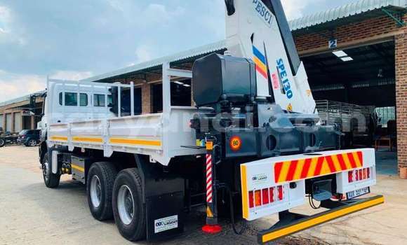 Acheter Occasion Utilitaire Mercedes–Benz 1117 Blanc à Lusaka, Zambie Acheter Occasion Utilitaire Mercedes–Benz 1117 Blanc à Lusaka, Zambie