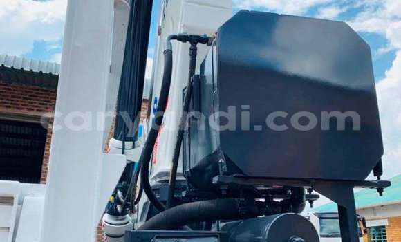 Acheter Occasion Utilitaire Mercedes–Benz 1117 Blanc à Lusaka, Zambie Acheter Occasion Utilitaire Mercedes–Benz 1117 Blanc à Lusaka, Zambie