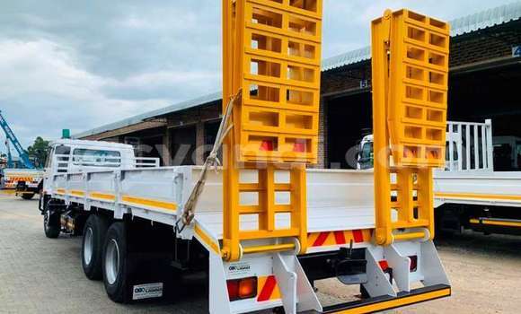 Acheter Occasion Utilitaire Isuzu FTR 850 Blanc à Lusaka, Zambie Acheter Occasion Utilitaire Isuzu FTR 850 Blanc à Lusaka, Zambie