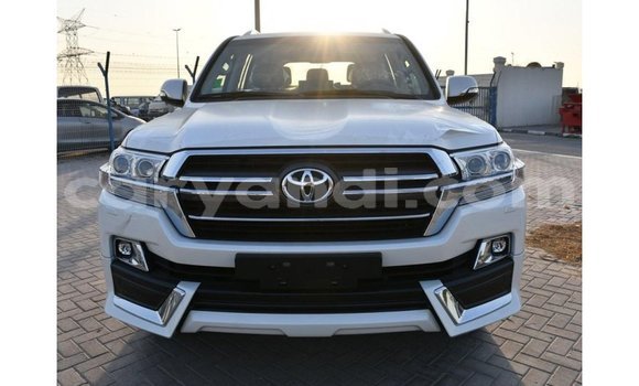 Acheter Import Voiture Toyota Land Cruiser Blanc à Import - Dubai, Zambie Acheter Import Voiture Toyota Land Cruiser Blanc à Import - Dubai, Zambie