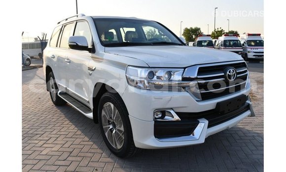 Acheter Import Voiture Toyota Land Cruiser Blanc à Import - Dubai, Zambie Acheter Import Voiture Toyota Land Cruiser Blanc à Import - Dubai, Zambie