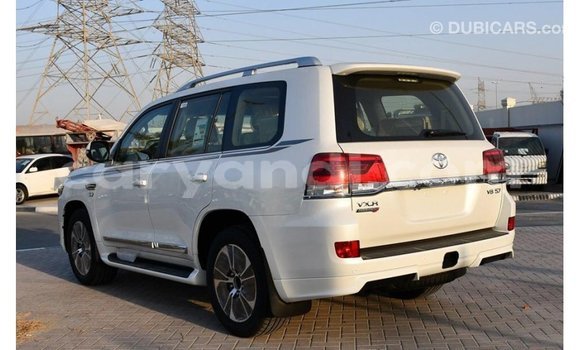 Acheter Import Voiture Toyota Land Cruiser Blanc à Import - Dubai, Zambie Acheter Import Voiture Toyota Land Cruiser Blanc à Import - Dubai, Zambie