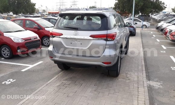 Acheter Import Voiture Toyota Fortuner Autre à Import - Dubai, Zambie Acheter Import Voiture Toyota Fortuner Autre à Import - Dubai, Zambie