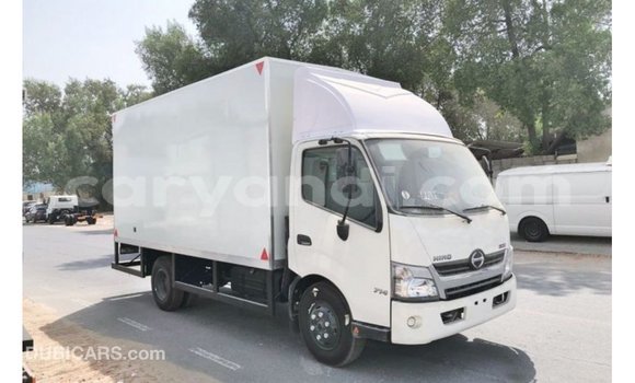 Acheter Import Utilitaire Hino 300 Series Blanc à Import - Dubai, Zambie Acheter Import Utilitaire Hino 300 Series Blanc à Import - Dubai, Zambie