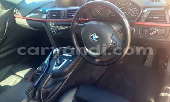 Tenga Tsaru BMW 3–Series Tsvuku Mota in Chingola in Zambia Tenga Tsaru BMW 3–Series Tsvuku Mota in Chingola in Zambia