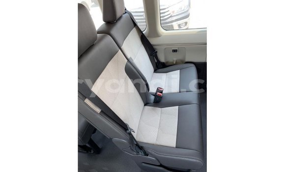 Buy Import Toyota Hiace White Car in Import - Dubai in Zambia Buy Import Toyota Hiace White Car in Import - Dubai in Zambia