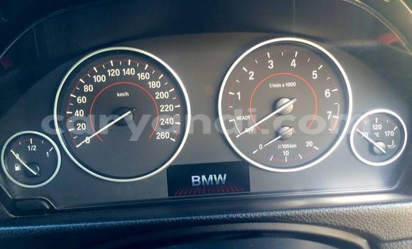 Tenga Tsaru BMW 3–Series Tsvuku Mota in Chingola in Zambia Tenga Tsaru BMW 3–Series Tsvuku Mota in Chingola in Zambia