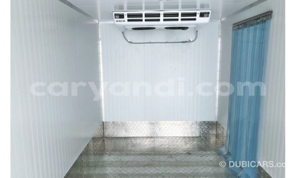 Acheter Import Utilitaire Hino 300 Series Blanc à Import - Dubai, Zambie Acheter Import Utilitaire Hino 300 Series Blanc à Import - Dubai, Zambie