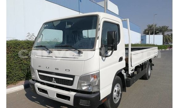 Acheter Import Utilitaire Mitsubishi Canter Blanc à Import - Dubai, Zambie Acheter Import Utilitaire Mitsubishi Canter Blanc à Import - Dubai, Zambie