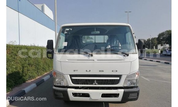 Acheter Import Utilitaire Mitsubishi Canter Blanc à Import - Dubai, Zambie Acheter Import Utilitaire Mitsubishi Canter Blanc à Import - Dubai, Zambie