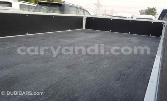 Acheter Import Utilitaire Mitsubishi Canter Blanc à Import - Dubai, Zambie Acheter Import Utilitaire Mitsubishi Canter Blanc à Import - Dubai, Zambie