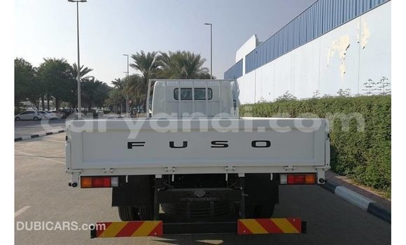 Acheter Import Utilitaire Mitsubishi Canter Blanc à Import - Dubai, Zambie Acheter Import Utilitaire Mitsubishi Canter Blanc à Import - Dubai, Zambie