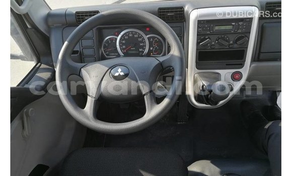Acheter Import Utilitaire Mitsubishi Canter Blanc à Import - Dubai, Zambie Acheter Import Utilitaire Mitsubishi Canter Blanc à Import - Dubai, Zambie