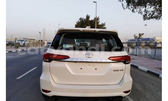 Buy Import Toyota Fortuner White Car in Import - Dubai in Zambia Buy Import Toyota Fortuner White Car in Import - Dubai in Zambia