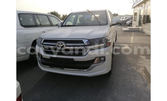 Acheter Import Voiture Toyota Land Cruiser Blanc à Import - Dubai, Zambie Acheter Import Voiture Toyota Land Cruiser Blanc à Import - Dubai, Zambie